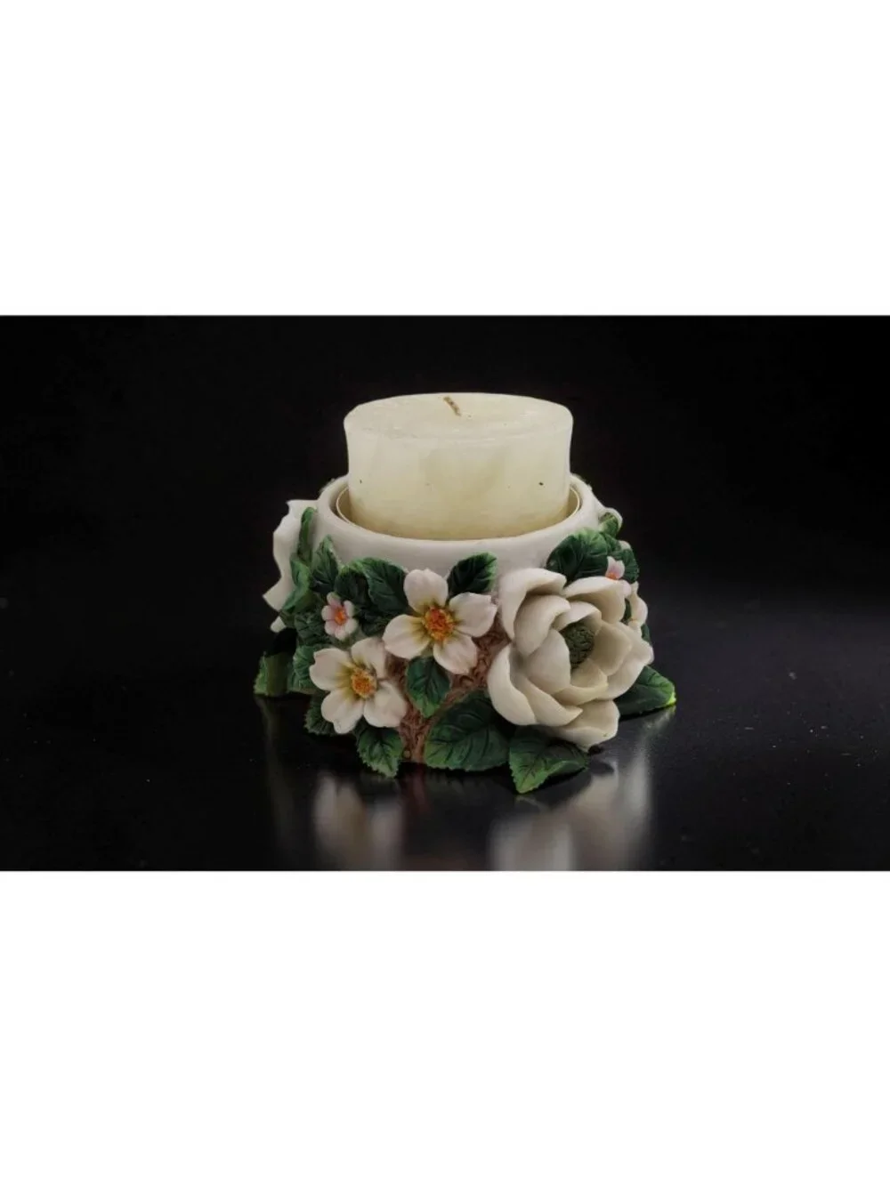 vintage 1990s beautiful resin floral candle holder with candle 5.5